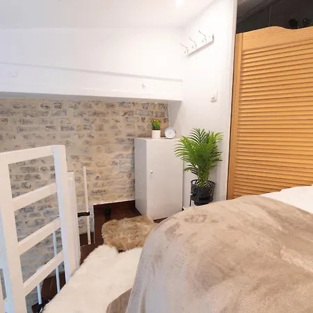 Apartment Duplex Parisien Metro13