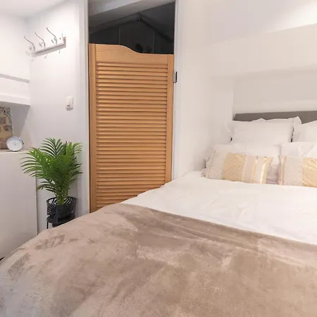 Appartement Duplex Parisien Metro13 Parijs