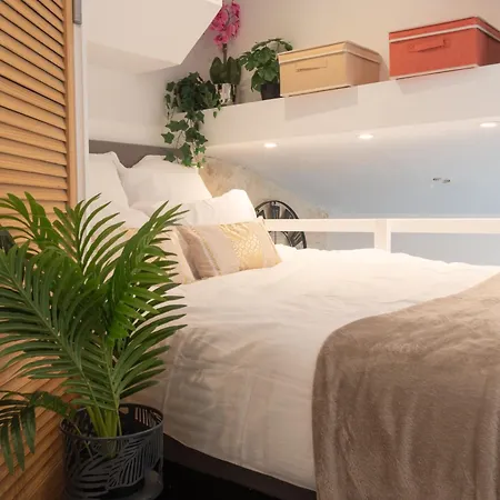 Duplex Parisien Metro13 Apartment *