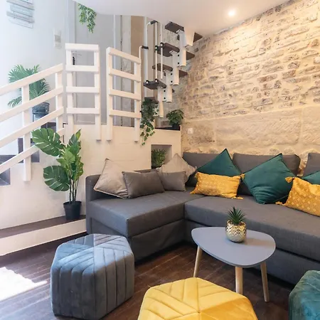 Apartment Duplex Parisien Metro13 *