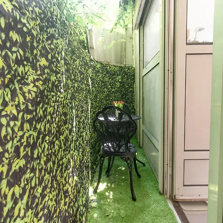 Duplex Parisien Metro13 * Parijs