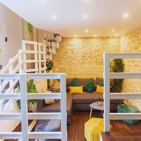 Duplex Parisien Metro13 アパート *